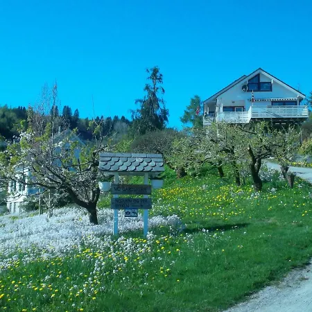 Mo Gardsferie-pers Frukthage Holiday home *