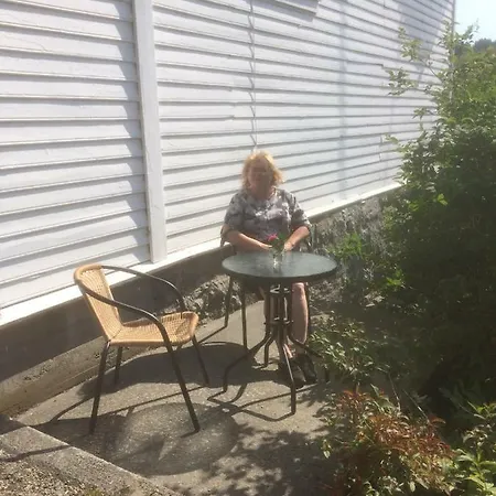 Mo Gardsferie-pers Frukthage Øystese